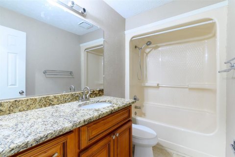 Casa en alquiler en Tampa, Florida, 3 dormitorios, 270.44 m2 № 1916913 - foto 12