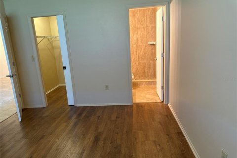 Condo in Largo, Florida, 2 bedrooms  № 1826447 - photo 16