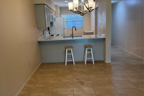 Condo in Largo, Florida, 2 bedrooms  № 1826447 - photo 10