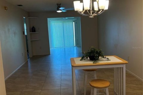 Condo in Largo, Florida, 2 bedrooms  № 1826447 - photo 9