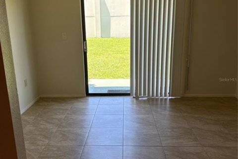 Condo in Largo, Florida, 2 bedrooms  № 1826447 - photo 13