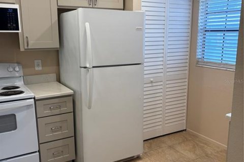 Condo in Largo, Florida, 2 bedrooms  № 1826447 - photo 3