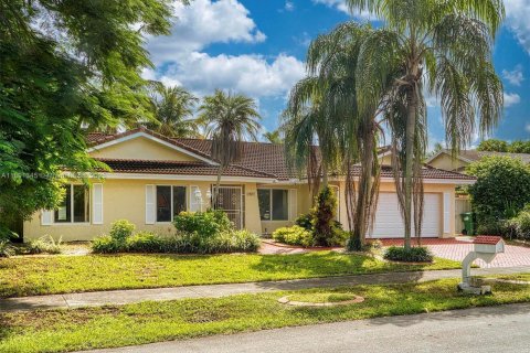 House in Miami, Florida 3 bedrooms, 159.79 sq.m. № 1946497 - photo 10