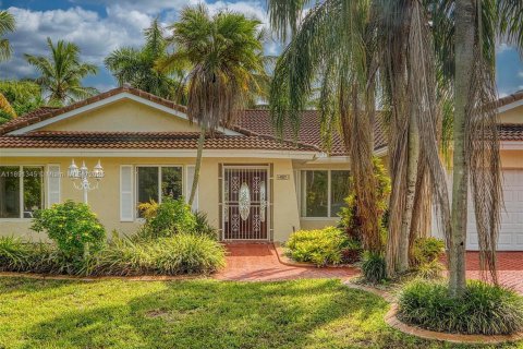 House in Miami, Florida 3 bedrooms, 159.79 sq.m. № 1946497 - photo 11
