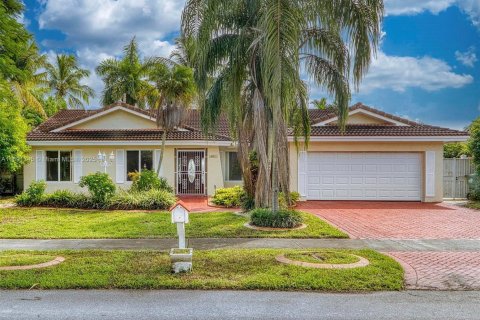 House in Miami, Florida 3 bedrooms, 159.79 sq.m. № 1946497 - photo 9