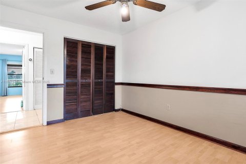 House in Miami, Florida 3 bedrooms, 159.79 sq.m. № 1946497 - photo 30
