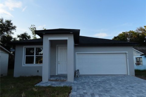 House in Orlando, Florida 4 bedrooms, 158.4 sq.m. № 2308944