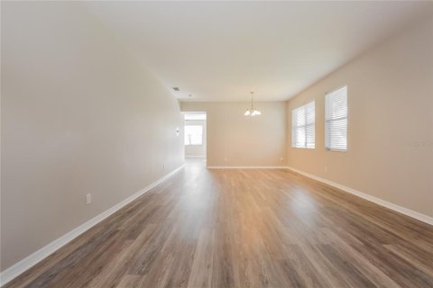 Casa en venta en Mount Dora, Florida, 3 dormitorios, 206.34 m2 № 2150099 - foto 2