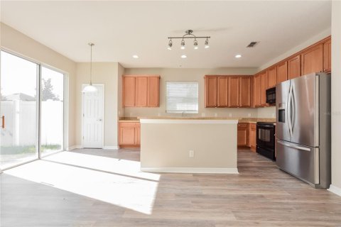 Casa en venta en Mount Dora, Florida, 3 dormitorios, 206.34 m2 № 2150099 - foto 4