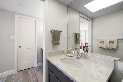 Condominio en venta en Redington Shores, Florida, 2 dormitorios, 124.95 m2 № 1837765 - foto 12
