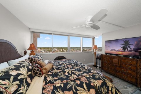 Condominio en venta en Redington Shores, Florida, 2 dormitorios, 124.95 m2 № 1837765 - foto 17