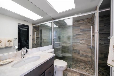 Condominio en venta en Redington Shores, Florida, 2 dormitorios, 124.95 m2 № 1837765 - foto 10