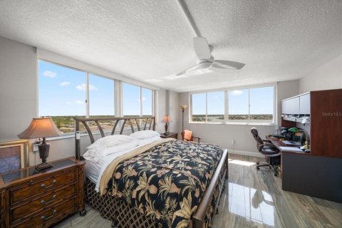 Condominio en venta en Redington Shores, Florida, 2 dormitorios, 124.95 m2 № 1837765 - foto 14