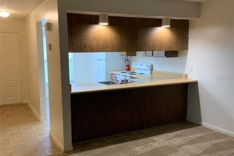 Copropriété à louer à Orlando, Floride: 2 chambres, 98.48 m2 № 2283384 - photo 2