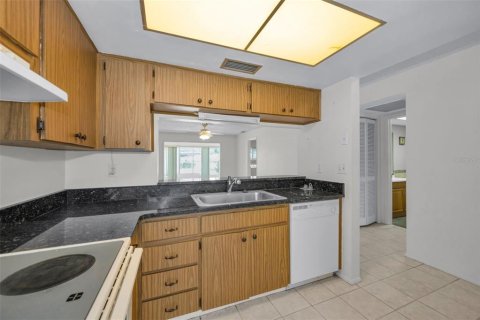 Снять в аренду виллу или дом в Нью-Порт-Ричи, Флорида 6 комнат, 88.81м2, № 2215921 - фото 12