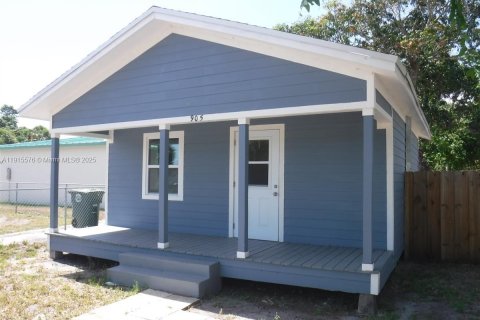 Villa ou maison à vendre à St. Lucie, Floride: 5 chambres, 209.22 m2 № 1971456 - photo 1