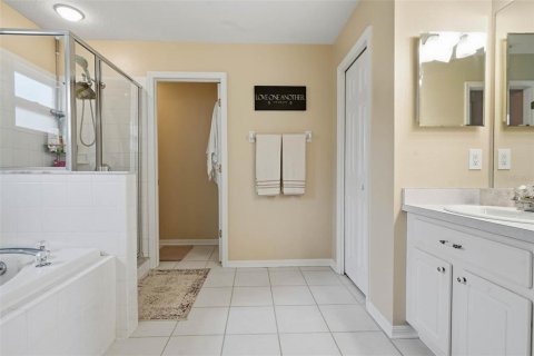 Casa en venta en Tampa, Florida, 4 dormitorios, 269.79 m2 № 2384149 - foto 29