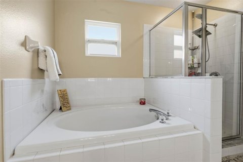 Casa en venta en Tampa, Florida, 4 dormitorios, 269.79 m2 № 2384149 - foto 30