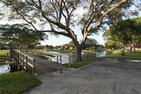Casa en venta en Palm Beach Gardens, Florida, 2 dormitorios № 1990240 - foto 18