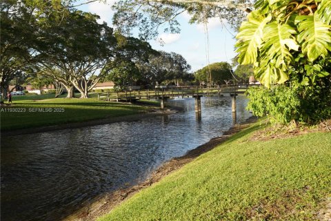 Casa en venta en Palm Beach Gardens, Florida, 2 dormitorios № 1990240 - foto 17