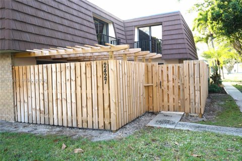 Casa en venta en Palm Beach Gardens, Florida, 2 dormitorios № 1990240 - foto 12