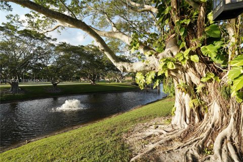 Casa en venta en Palm Beach Gardens, Florida, 2 dormitorios № 1990240 - foto 16