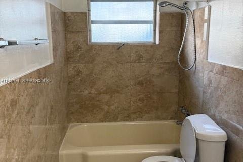 Casa en alquiler en Hollywood, Florida, 2 dormitorios, 162.76 m2 № 1992195 - foto 18