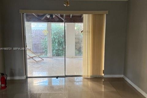 Casa en alquiler en Hollywood, Florida, 2 dormitorios, 162.76 m2 № 1992195 - foto 15