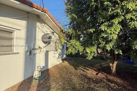 Casa en alquiler en Hollywood, Florida, 2 dormitorios, 162.76 m2 № 1992195 - foto 3