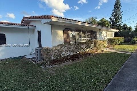 Casa en alquiler en Hollywood, Florida, 2 dormitorios, 162.76 m2 № 1992195 - foto 1
