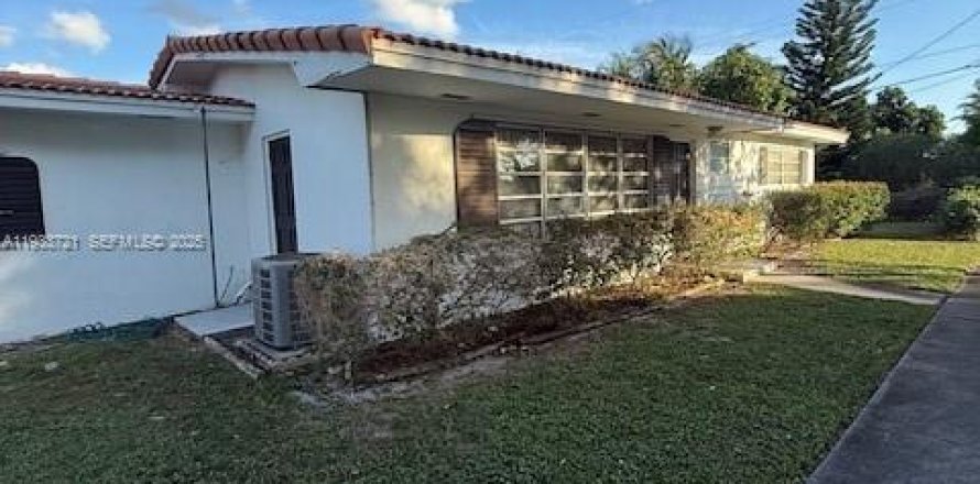 Casa en Hollywood, Florida 2 dormitorios, 162.76 m2 № 1992195