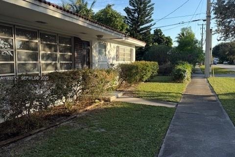 Casa en alquiler en Hollywood, Florida, 2 dormitorios, 162.76 m2 № 1992195 - foto 2