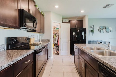 House in Wimauma, Florida 4 bedrooms, 177.81 sq.m. № 1798376 - photo 10