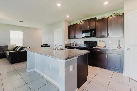 House in Wimauma, Florida 4 bedrooms, 177.81 sq.m. № 1798376 - photo 8
