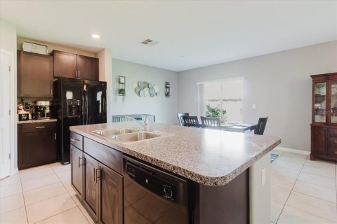 House in Wimauma, Florida 4 bedrooms, 177.81 sq.m. № 1798376 - photo 12