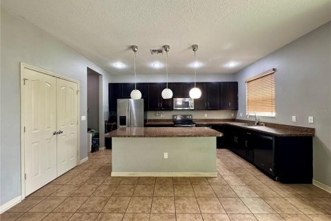 Casa en alquiler en Kissimmee, Florida, 3 dormitorios, 244.43 m2 № 2284643 - foto 5