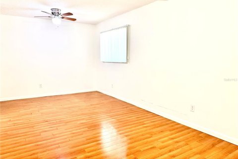 Villa ou maison à vendre à Orlando, Floride: 3 chambres, 159.61 m2 № 2157007 - photo 4