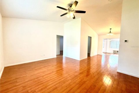 Villa ou maison à vendre à Orlando, Floride: 3 chambres, 159.61 m2 № 2157007 - photo 3