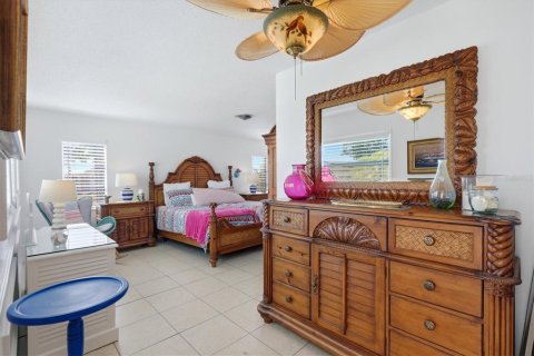 House in Englewood, Florida 2 bedrooms, 132.66 sq.m. № 2151425 - photo 23