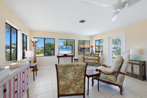 House in Englewood, Florida 2 bedrooms, 132.66 sq.m. № 2151425 - photo 10