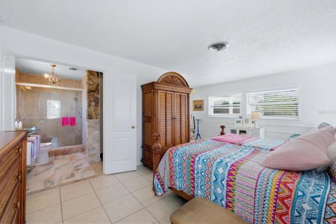 House in Englewood, Florida 2 bedrooms, 132.66 sq.m. № 2151425 - photo 22