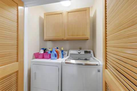 House in Englewood, Florida 2 bedrooms, 132.66 sq.m. № 2151425 - photo 30