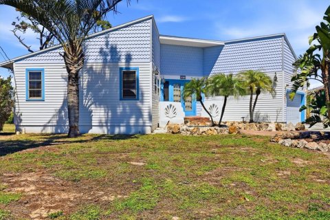 House in Englewood, Florida 2 bedrooms, 132.66 sq.m. № 2151425 - photo 4
