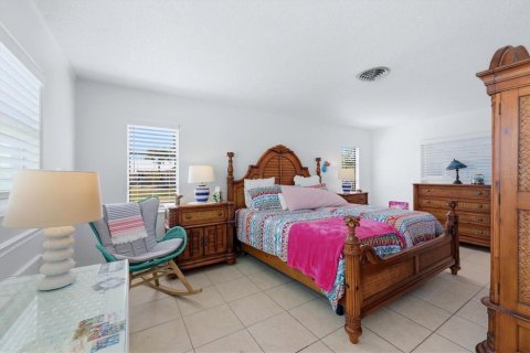House in Englewood, Florida 2 bedrooms, 132.66 sq.m. № 2151425 - photo 20