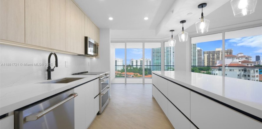 Condominio en Aventura, Florida, 2 dormitorios № 1924699