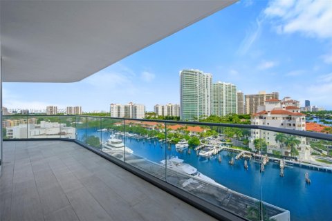 Condominio en alquiler en Aventura, Florida, 2 dormitorios, 141.4 m2 № 1924699 - foto 4