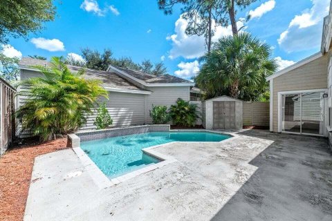 Снять в аренду виллу или дом в Веллингтон, Флорида 3 спальни, 145.48м2, № 1128812 - фото 1