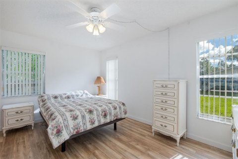Villa ou maison à vendre à New Port Richey, Floride: 2 chambres, 149.39 m2 № 2352450 - photo 17
