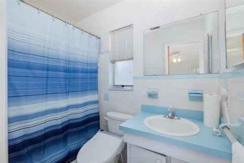 Villa ou maison à vendre à New Port Richey, Floride: 2 chambres, 149.39 m2 № 2352450 - photo 21