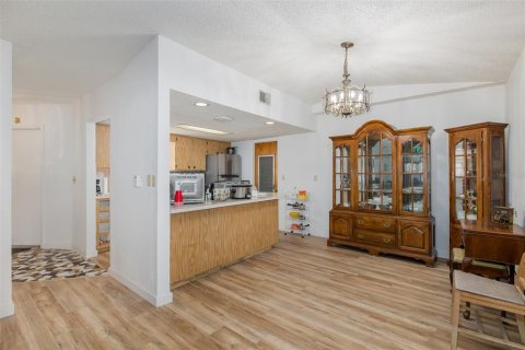 Villa ou maison à vendre à New Port Richey, Floride: 2 chambres, 149.39 m2 № 2352450 - photo 27